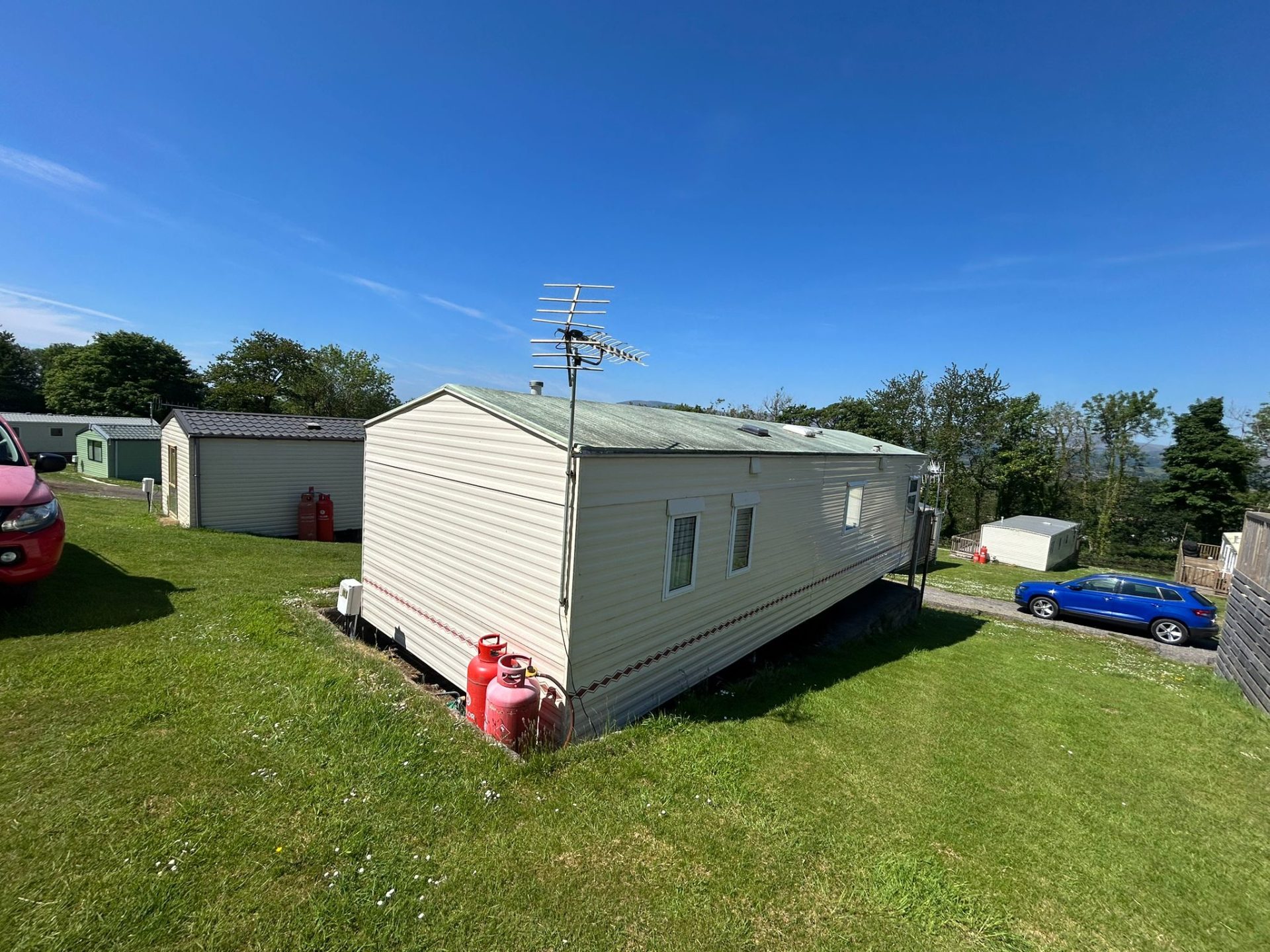 24e79bf9-1a63-436d-a919-e1324e345603